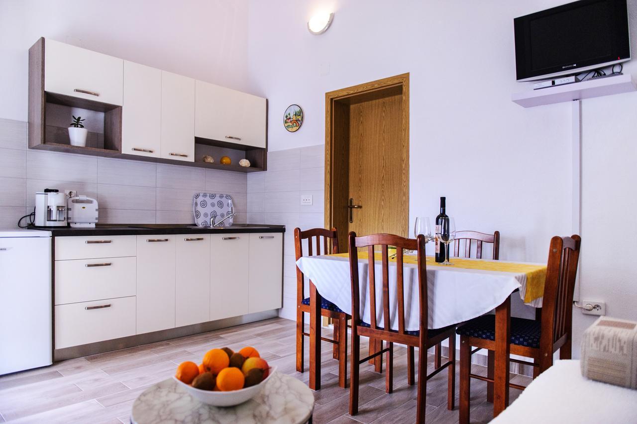 מרינה Apartments Mila מראה חיצוני תמונה