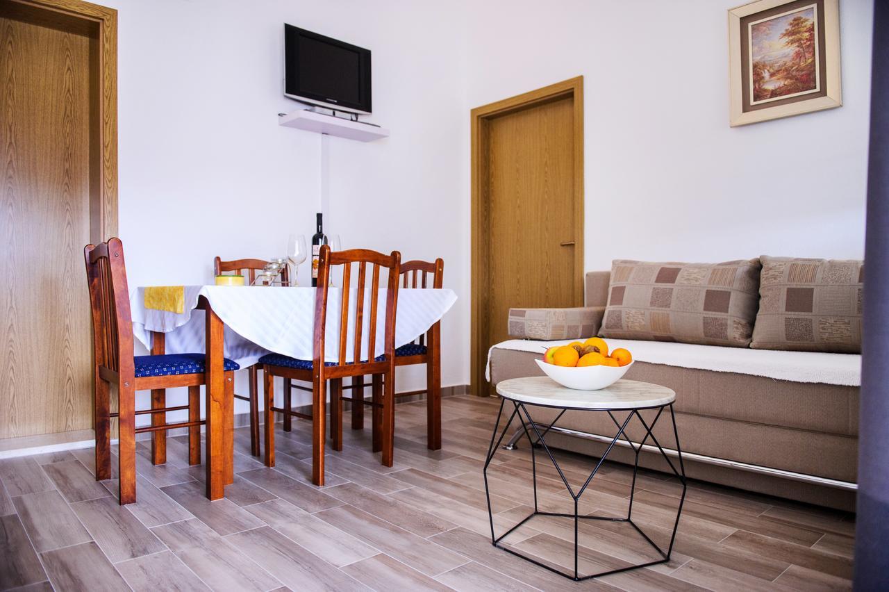 מרינה Apartments Mila מראה חיצוני תמונה